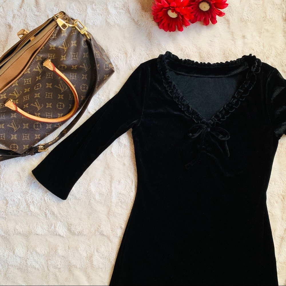BLACK VELVET DRESS